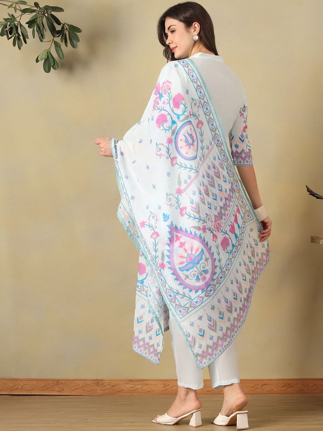 Mamicha Women Ethnic Motifs Printed Regular Pure Cotton Kurta with Trousers & With Dupatta