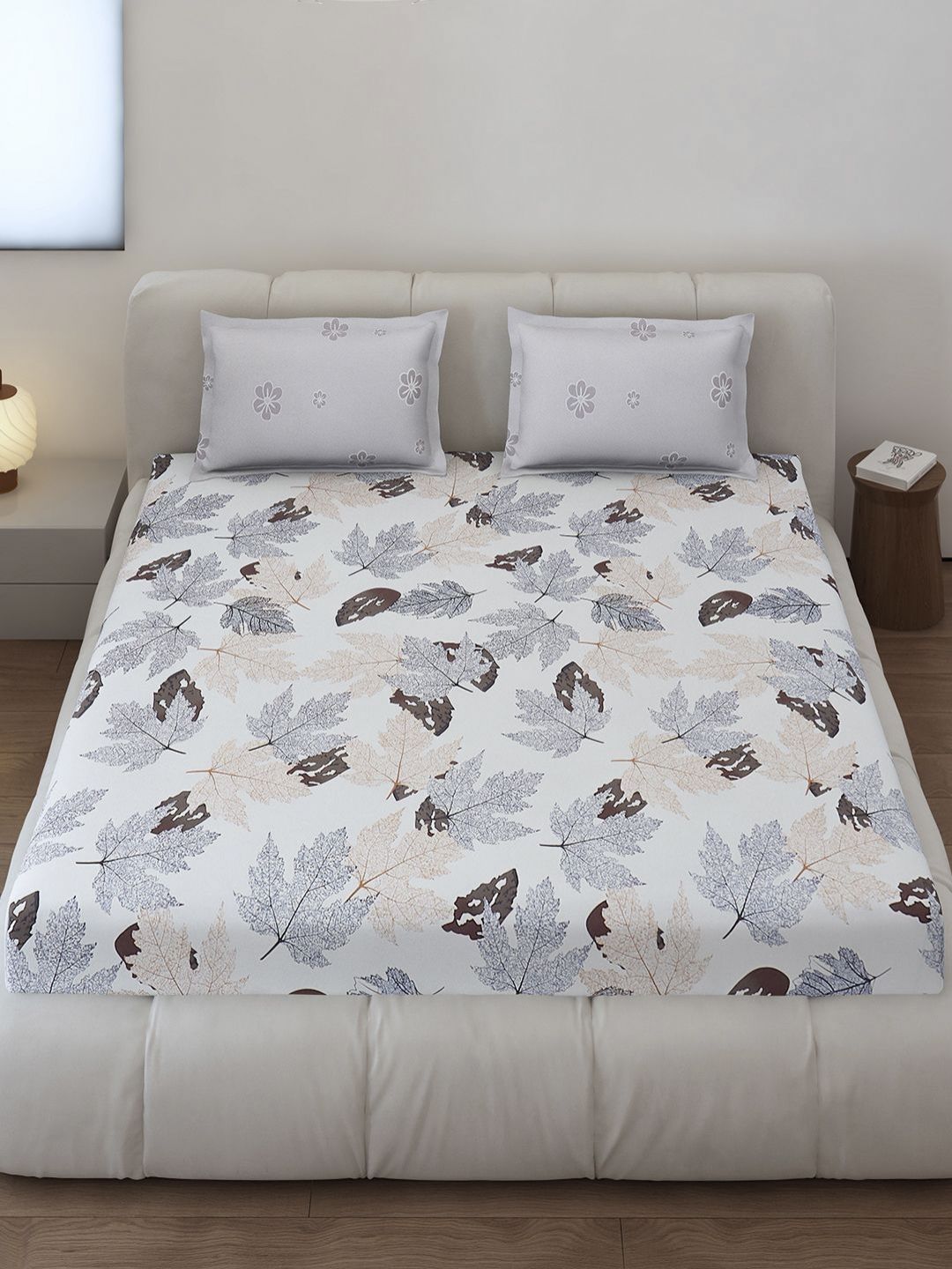 Monte Carlo Stanley White & Grey Printed 144 TC King Bedsheet Set 1.85 m x 1.95 m