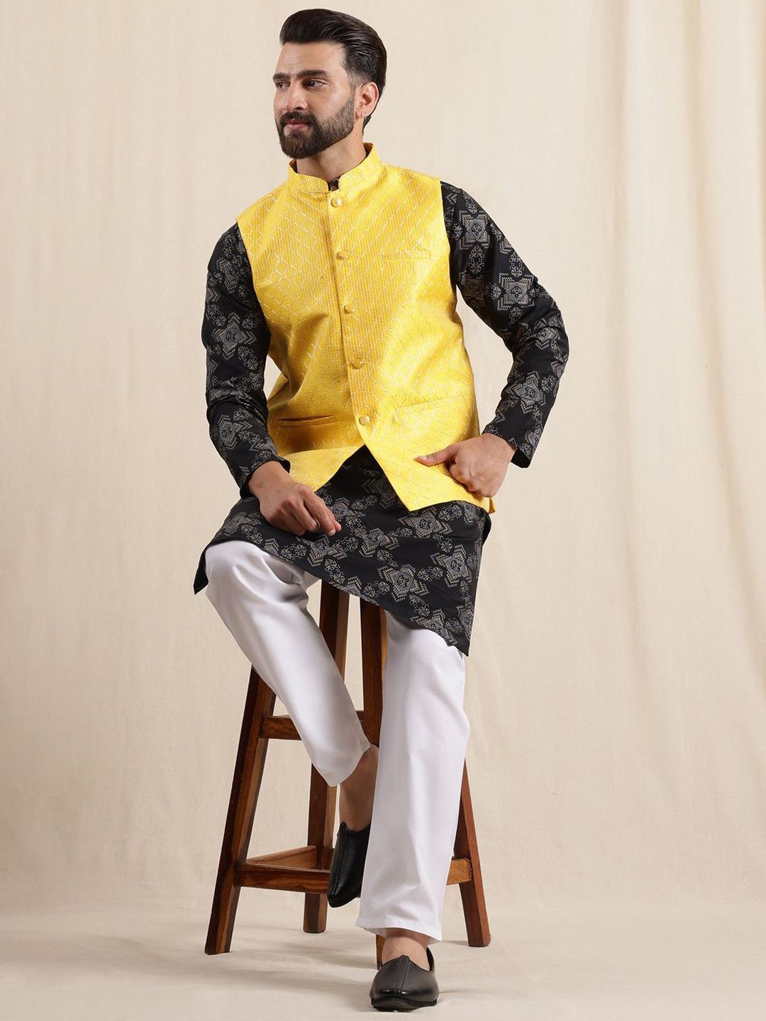Anouk Men Ethnic Motifs Printed Regular Kurta with Pyjamas with Nehru Jacket