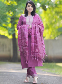 Kalini Floral Comal Nech-Neck Lurus Kurta Sutera Tulen dengan Seluar dan Dupatta