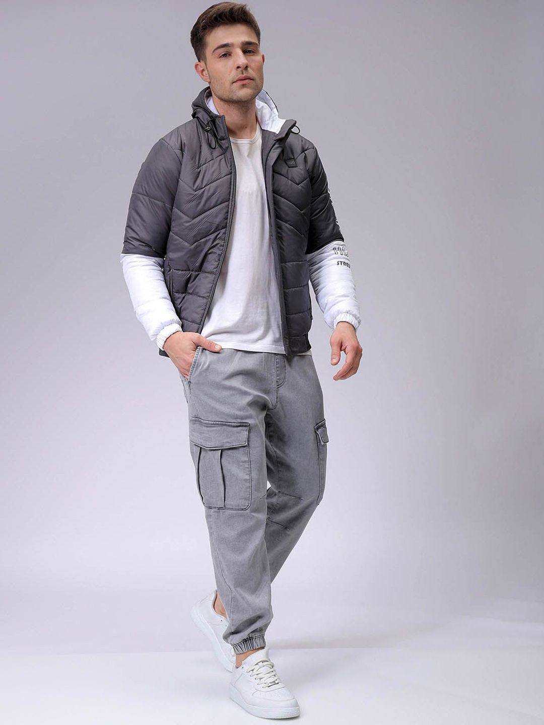 The Indian Garage Co Men Colourblocked Lightweight Puffer Jacket with Patchwork