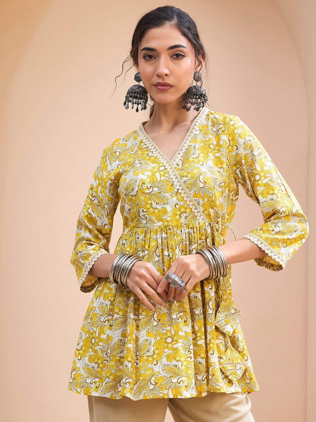 Shae by sassafras bunga bercetak v-neck gotta patti gotta patti angrakha kurti
