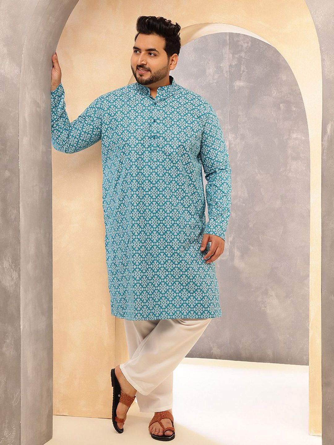SOJANYA PLUS Floral Printed Mandarin Collar Straight Kurta