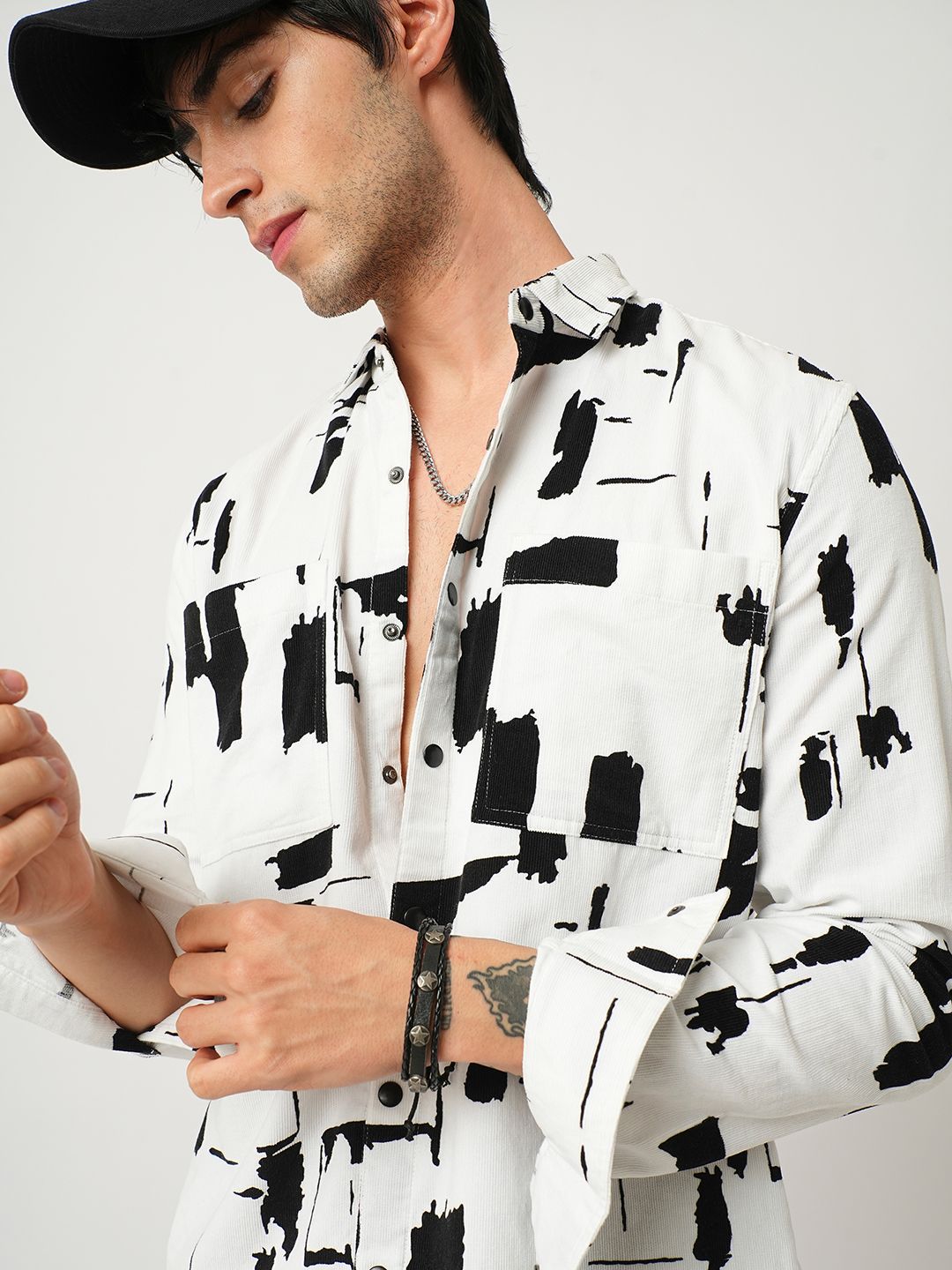 VASTRADO Men Classic Slim Fit Spread Collar Abstract Printed Cotton Casual Shirt
