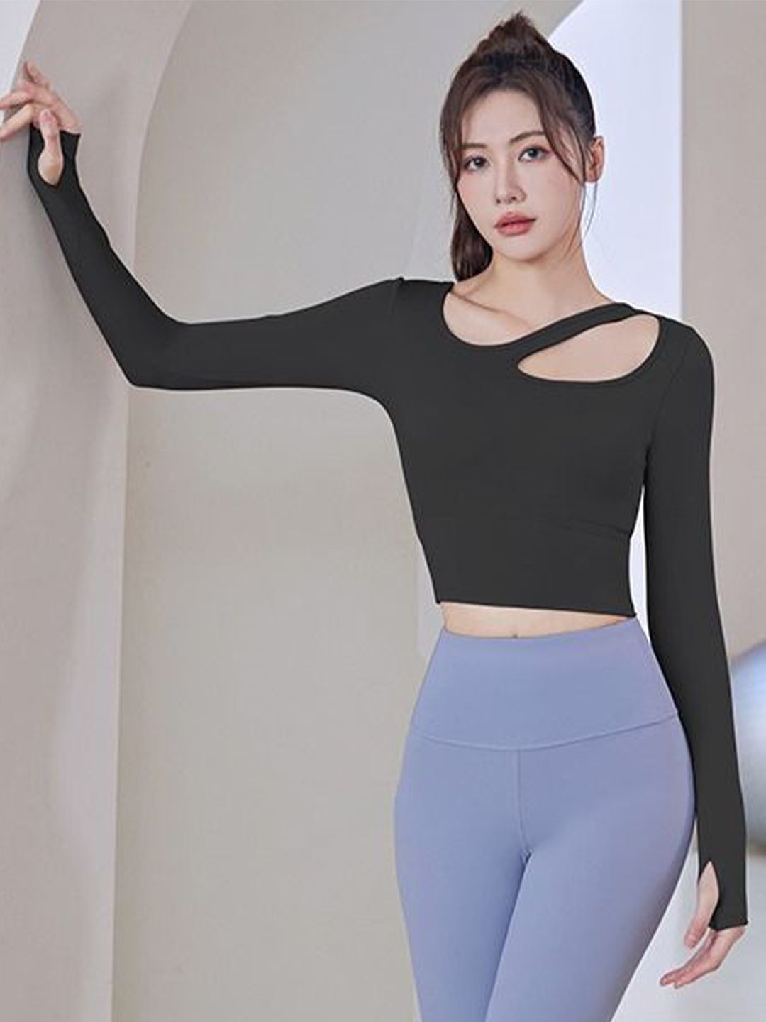 HRX oleh Hrithik Roshan Wanita Hitam Dilengkapi Lengan Panjang Panjang