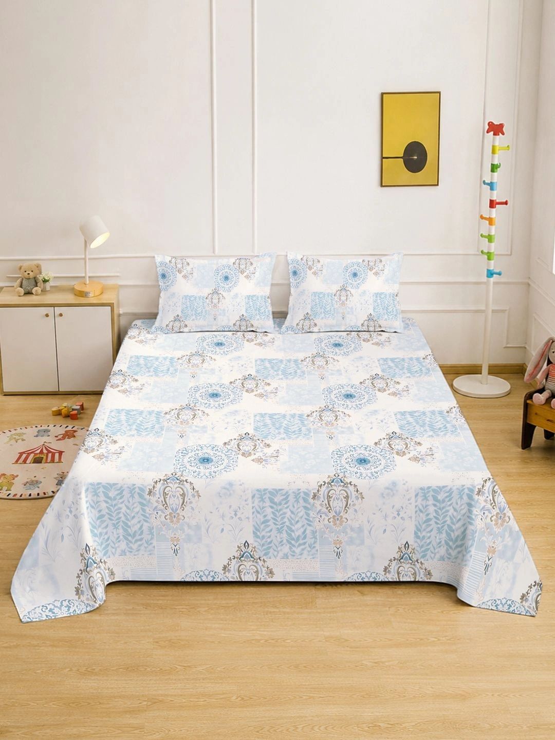 KLOTTHE Blue & White Geometric 400 TC King Bedsheet with 2 Pillow Covers