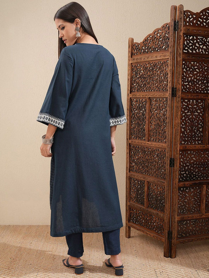 Vishudh Floral Embroidered Thread Work Straight Kurta