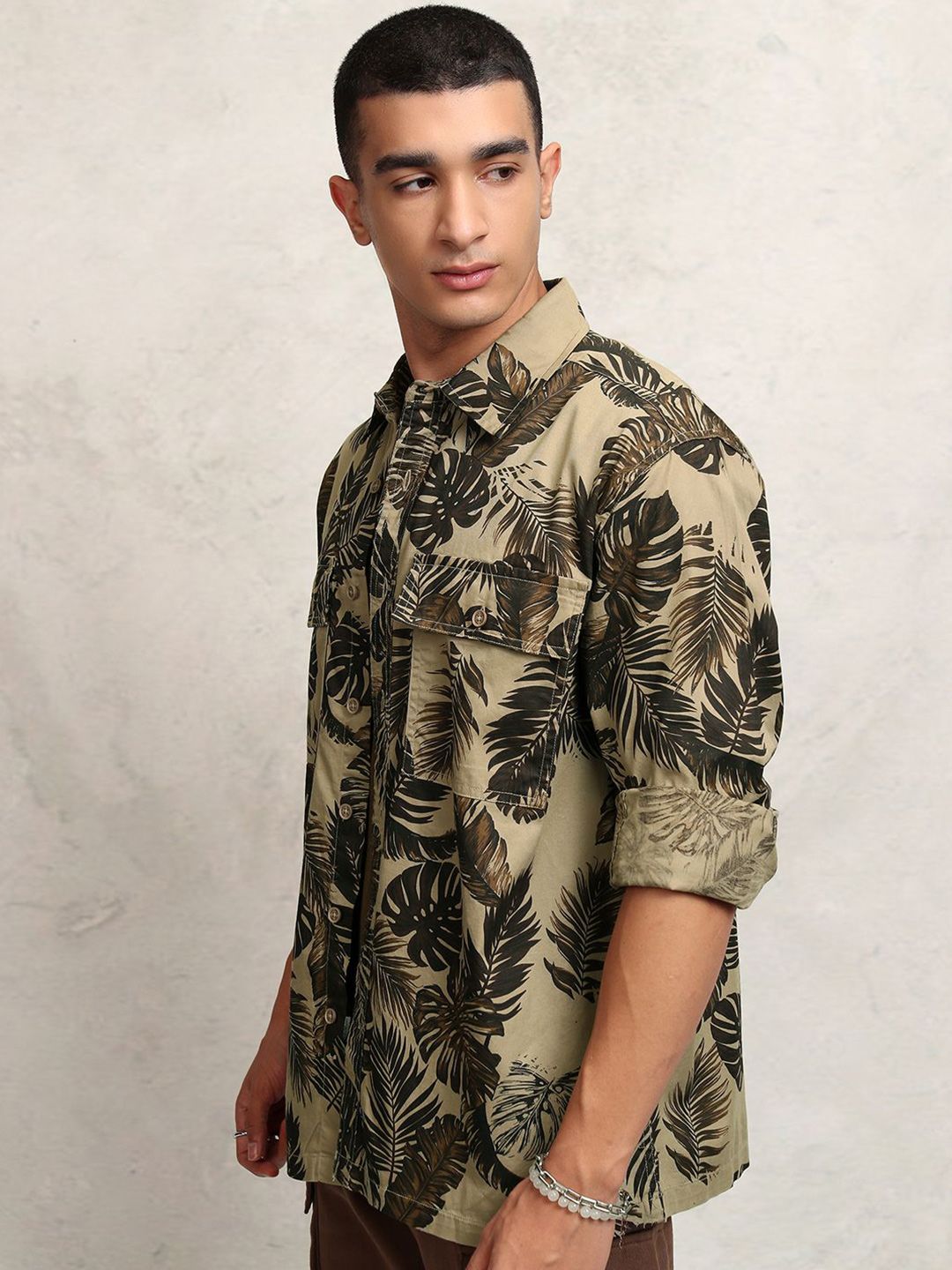 HIGHLANDER Men Tropical Printed Oversized Shirt With Flap Pockets