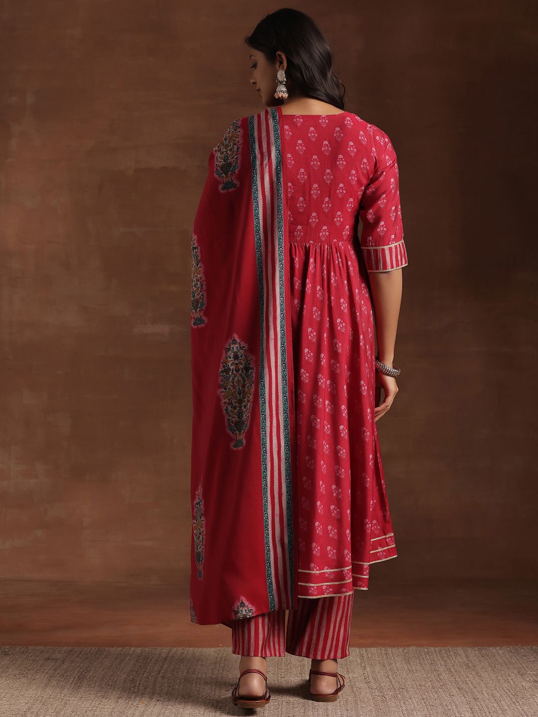 Libas Floral Printed Pleated Anarkali Kurta dengan Seluar & Dupatta