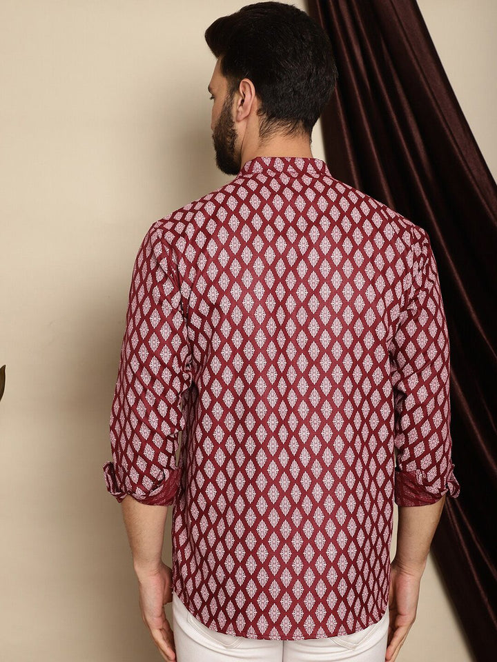 Kurta Pendek Kolar Jalur Bercetak Motif Etnik Maroon Anouk