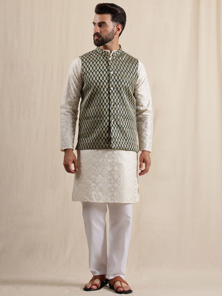 Motif Etnik Anouk Bersulam Kolar Mandarin Kurta Jodhpuri Dengan Piyama & Jaket Nehru