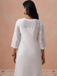 Rumah Wanita Chikankari Motif Etnik Sulam Chikankari White Romance Kurta