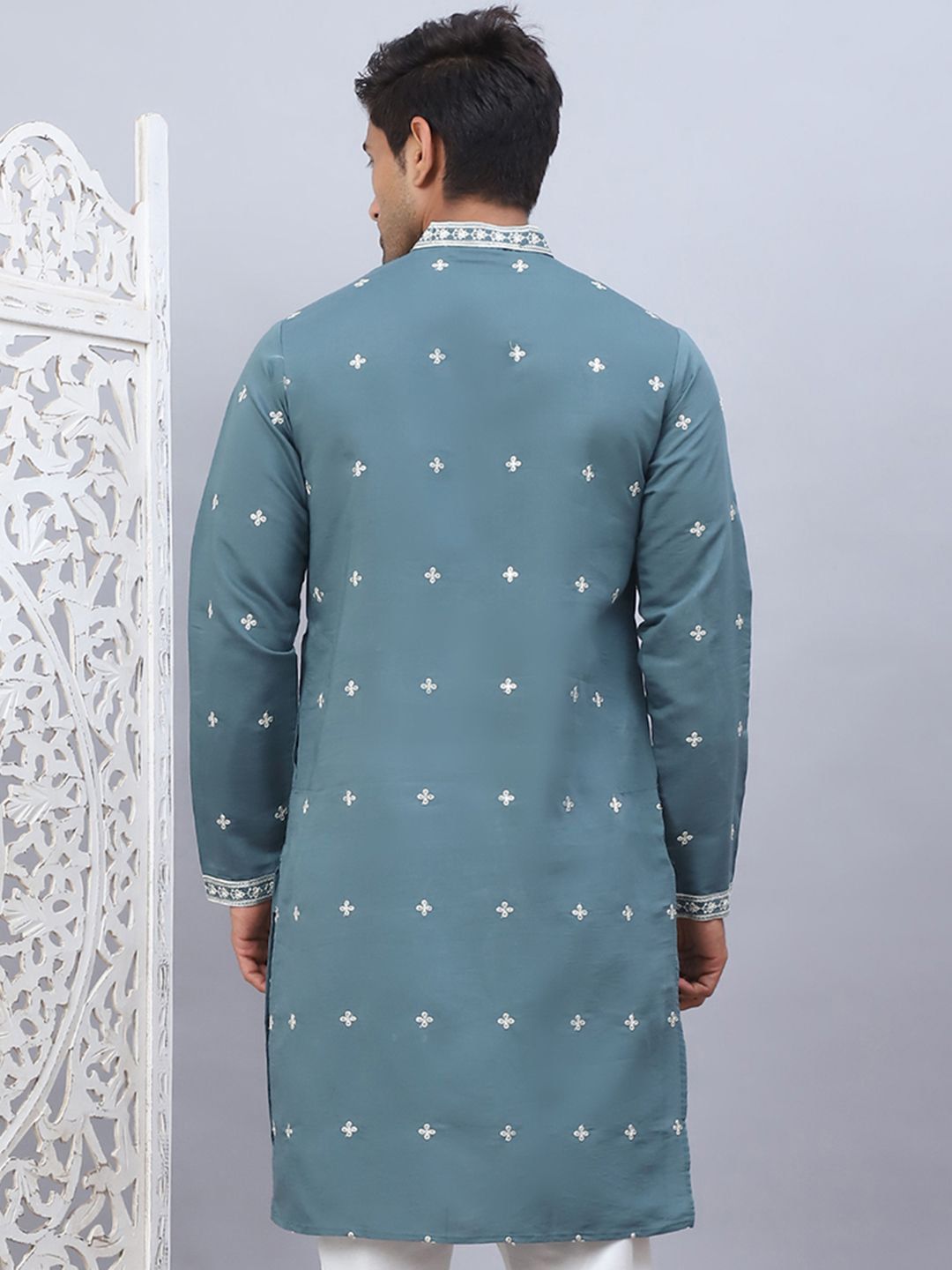 Jompers Floral Sequins Embroidered Mandarin Collar Straight Kurta