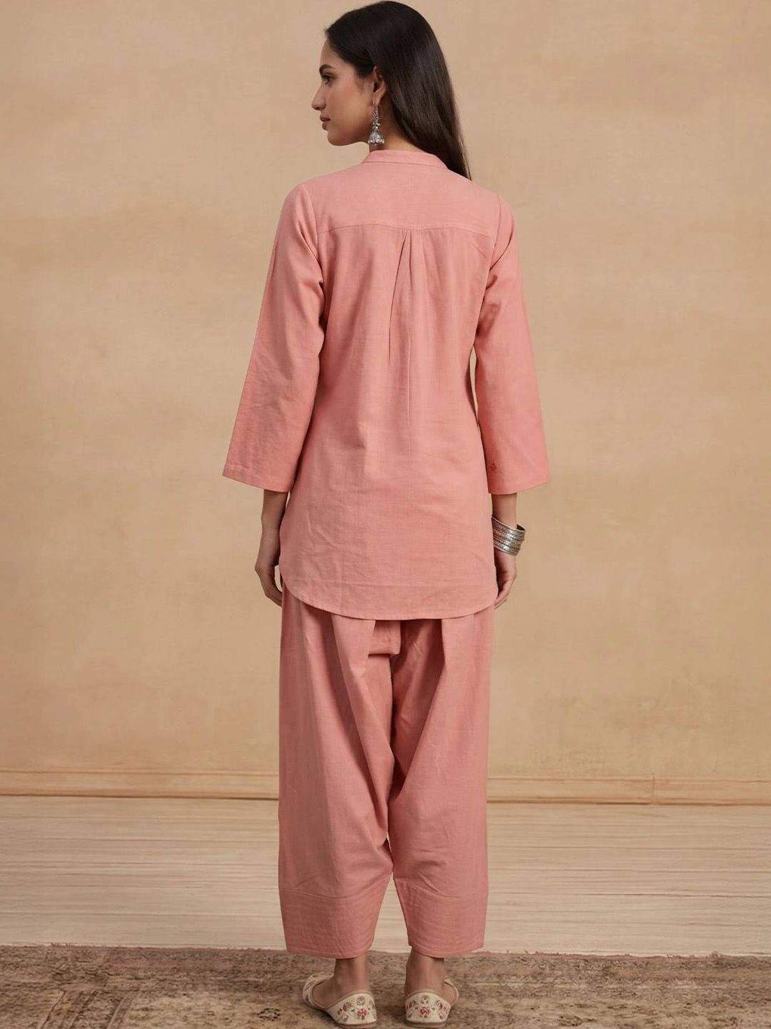 House of Chikankari Women Regular Chikankari Kurta with Trousers