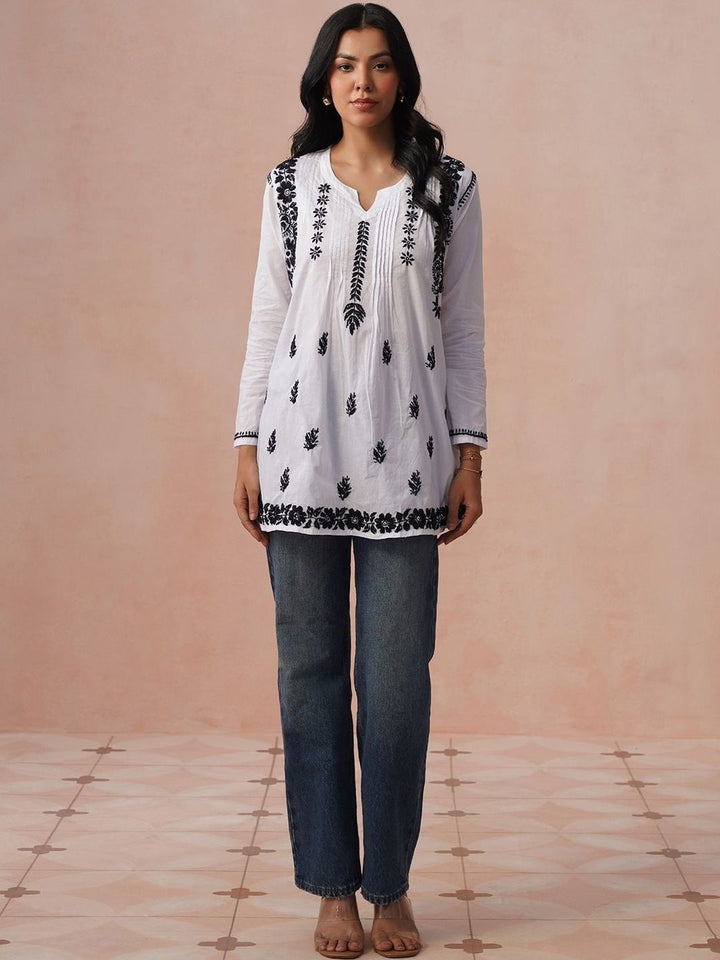 Rumah Wanita Chikankari Motif Etnik Bersulam Kurta Chikankari