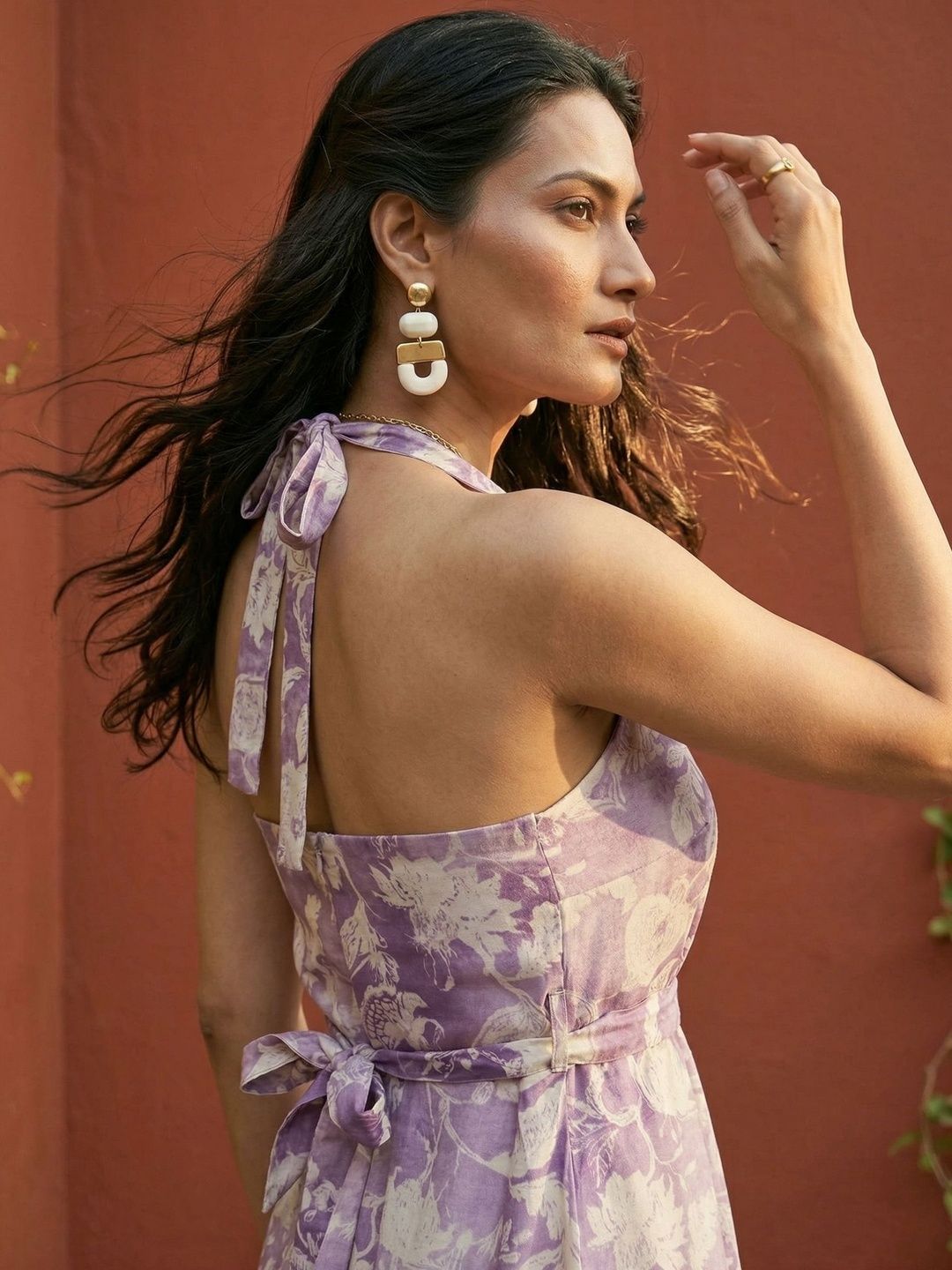 Mamicha Floral Printed Halter Neck Ruffled Crepe Fit And Flare Midi Dress
