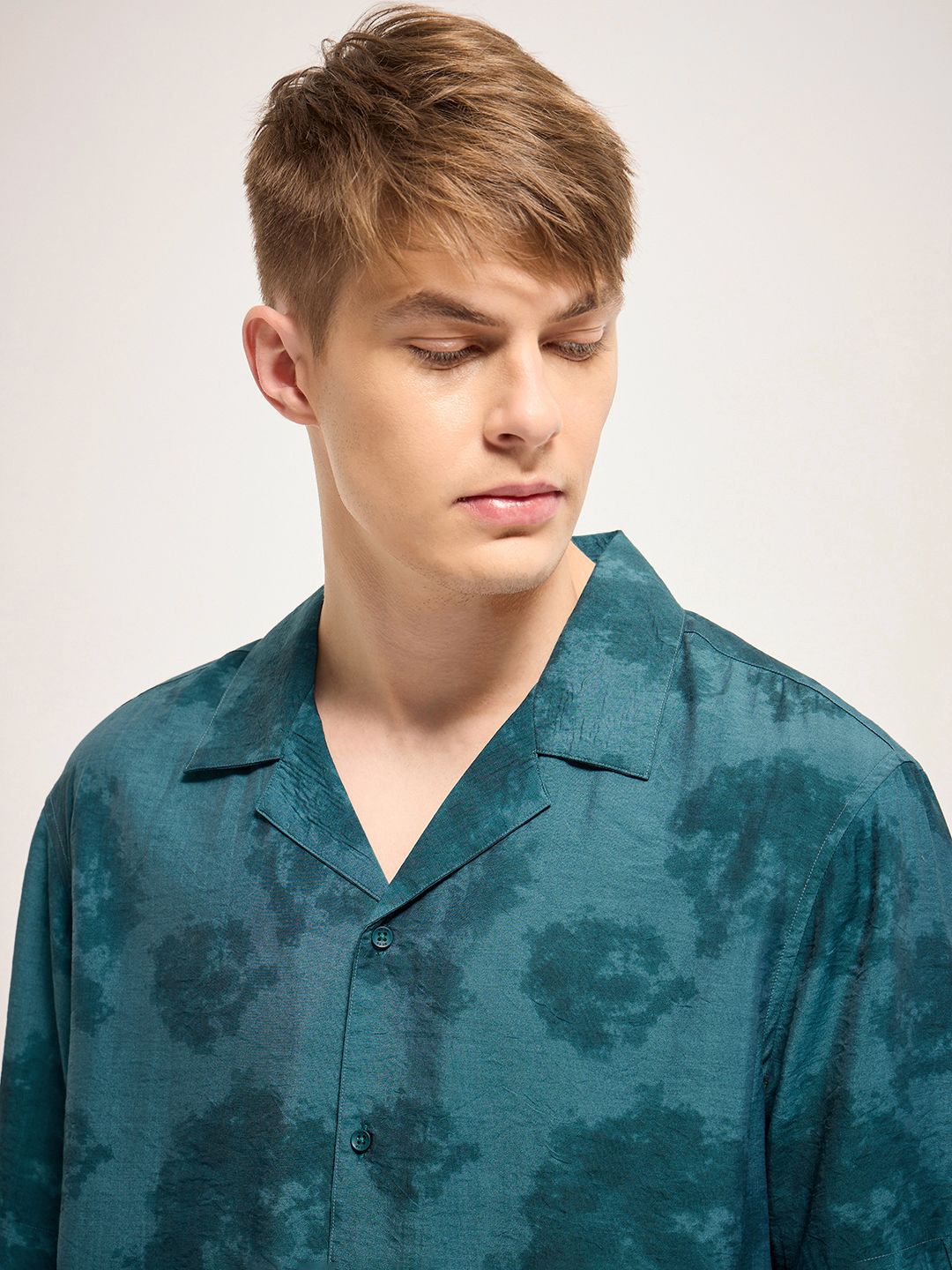 THE BEAR HOUSE Men Cuban Collar Abstract Printed Casual Shirt
