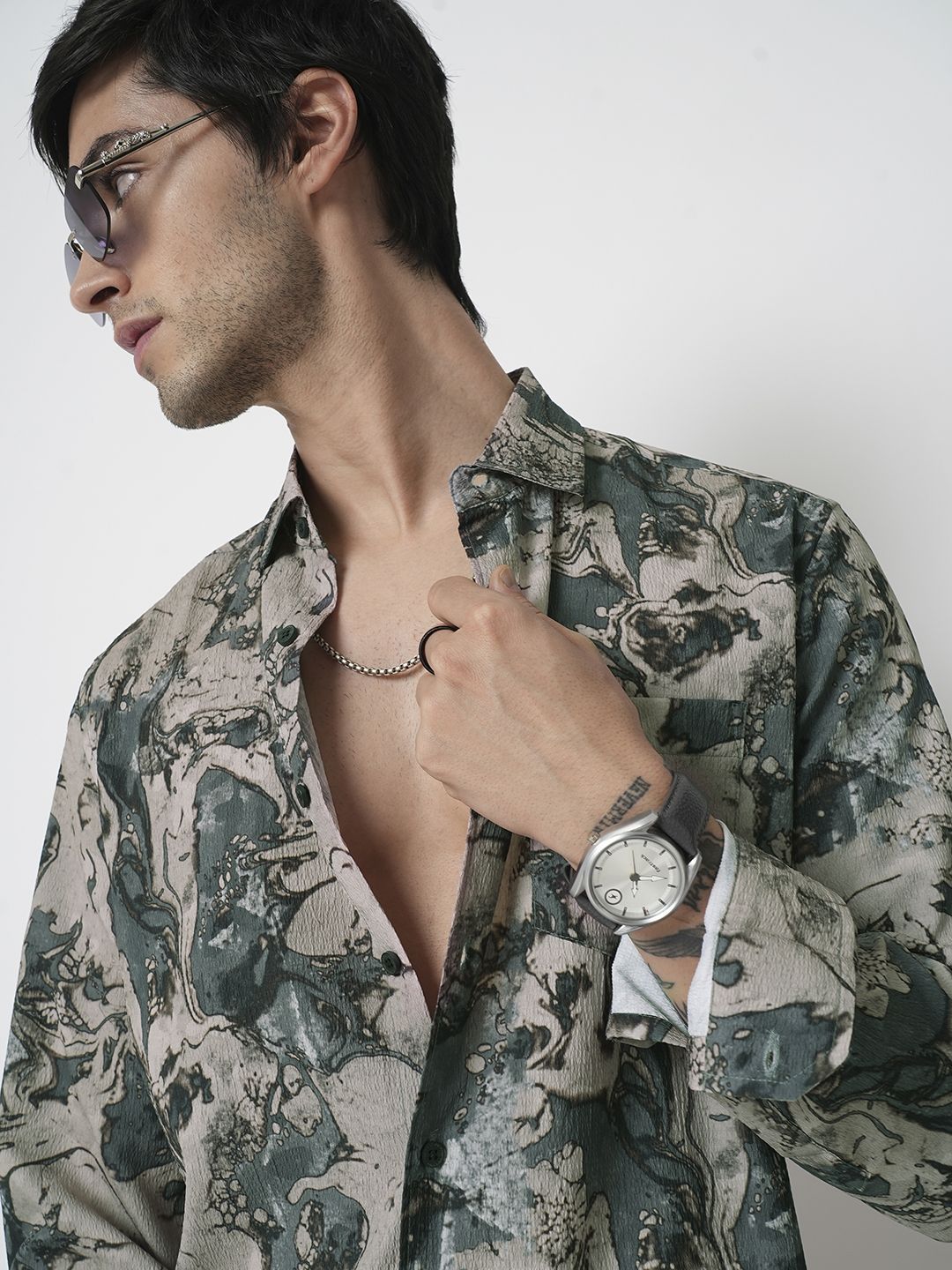 VASTRADO Men Classic Spread Collar Floral Printed Slim Fit Casual Shirt