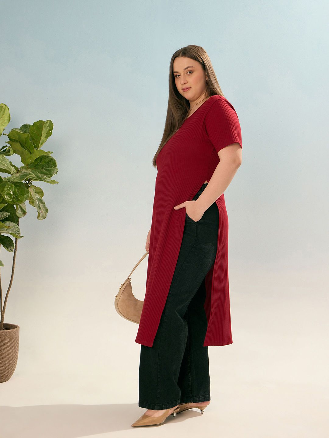 SASSAFRAS Curve Women Solid Ribbed Maxi Longline Top