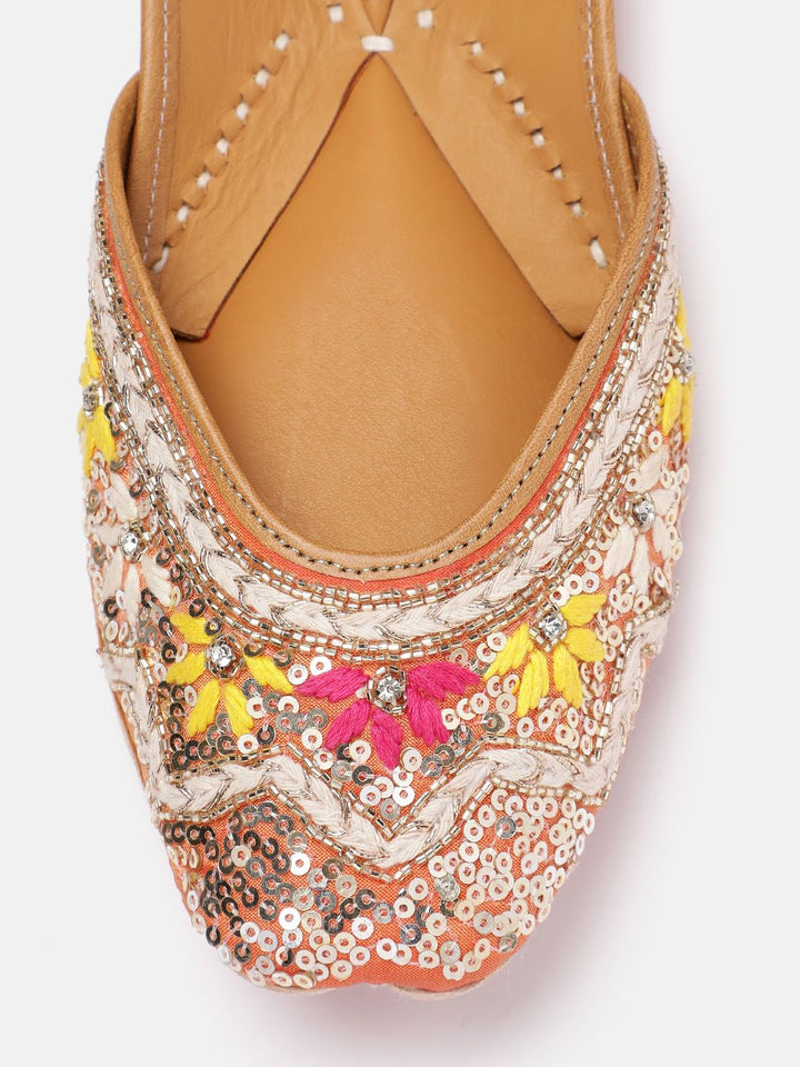 House of Pataudi Embroidered Detailed Mojaris