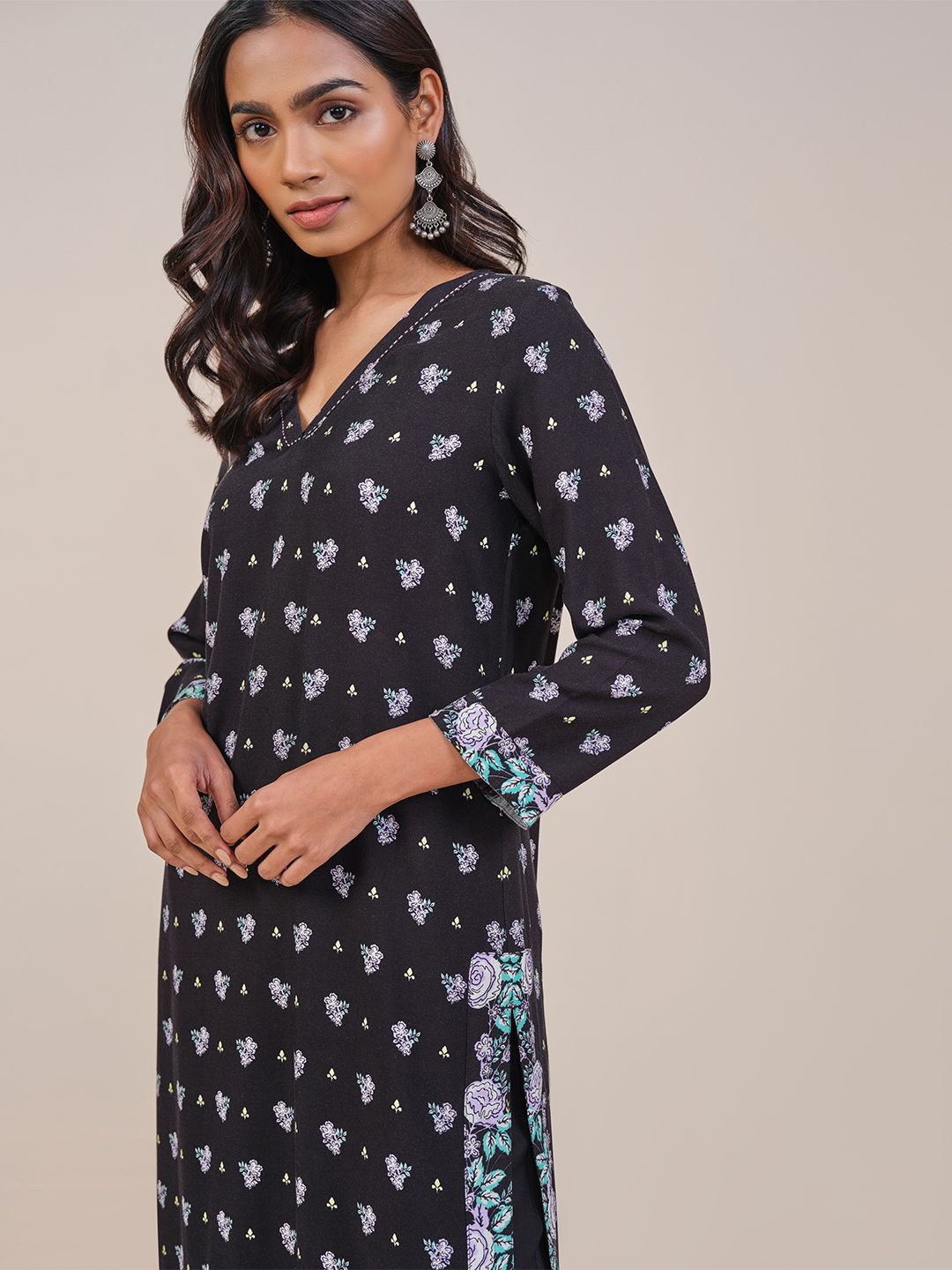 Global Desi Floral Printed V Neck Straight Kurta