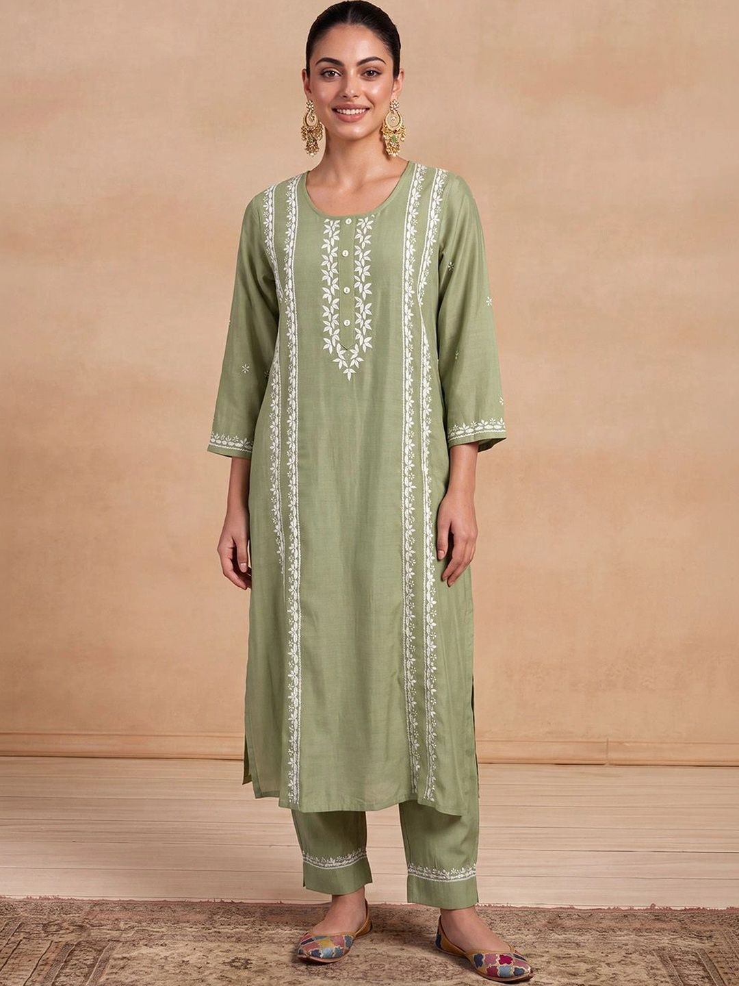 House of Chikankari Women Floral Embroidered Regular Thread Work Kurta with Trousers