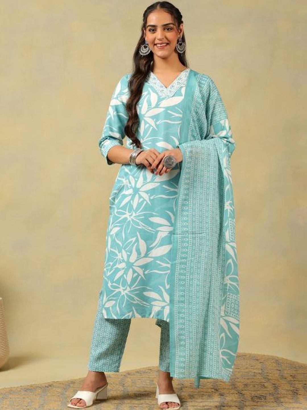 Mamicha Women Floral Printed Regular Pure Cotton Kurta with Trousers & With Dupatta