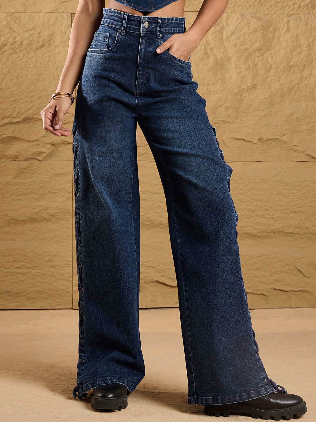 SASSAFRAS Women Straight Fit High-Rise Low Distress Stretchable Jeans