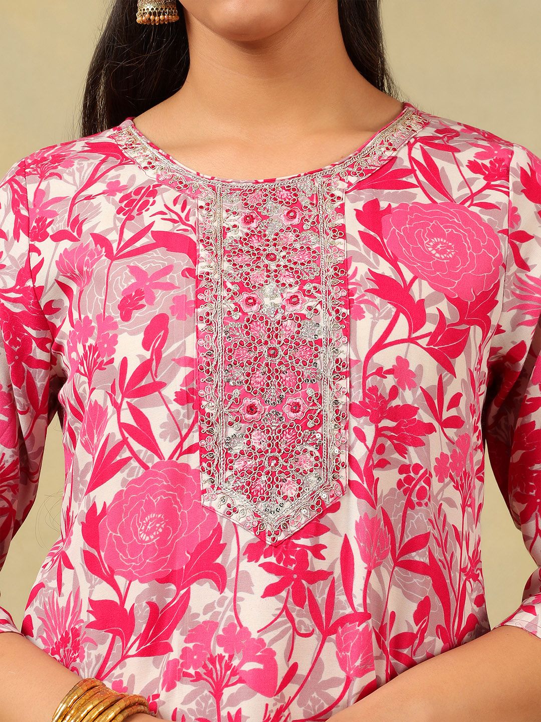 Mamicha Women Floral Printed Regular Thread Work Pure Cotton Kurta with Trousers & With Dupatta