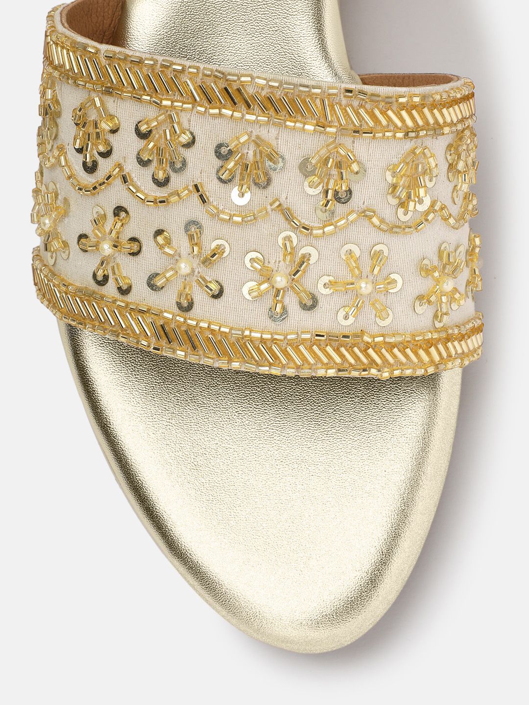 House of Pataudi Embellished Comfort Heels