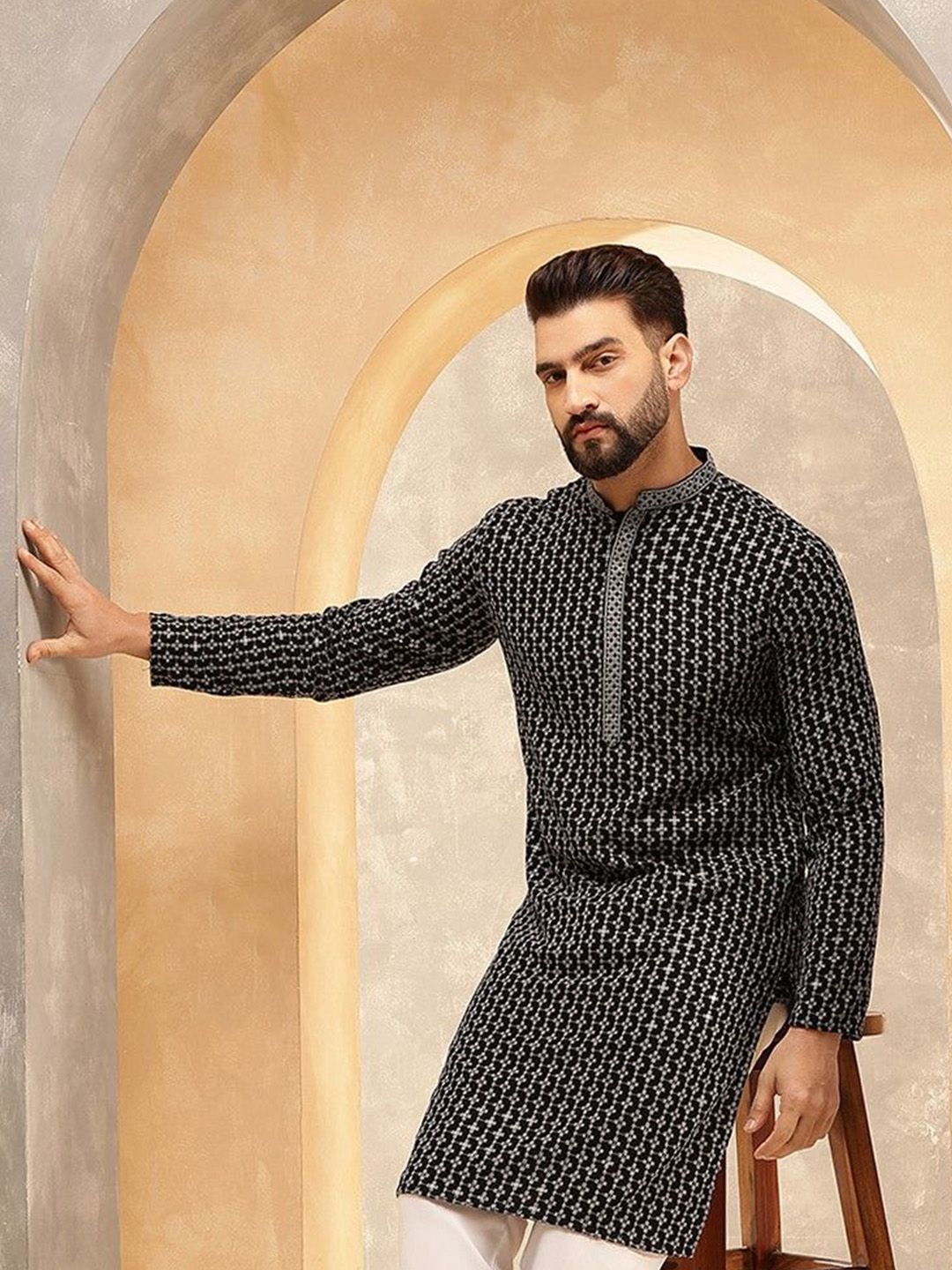 Anouk Black And White Geometric Embroidered Mandarin Collar Straight Kurta