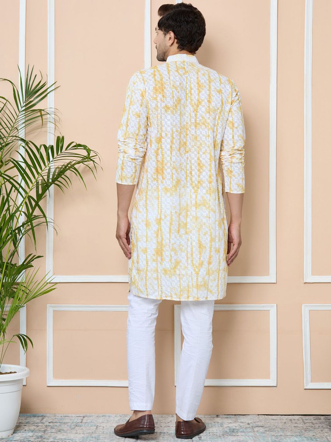 See Designs Men Ethnic Motifs Embroidered Regular Thread Work Pure Cotton Kurta with Pyjamas