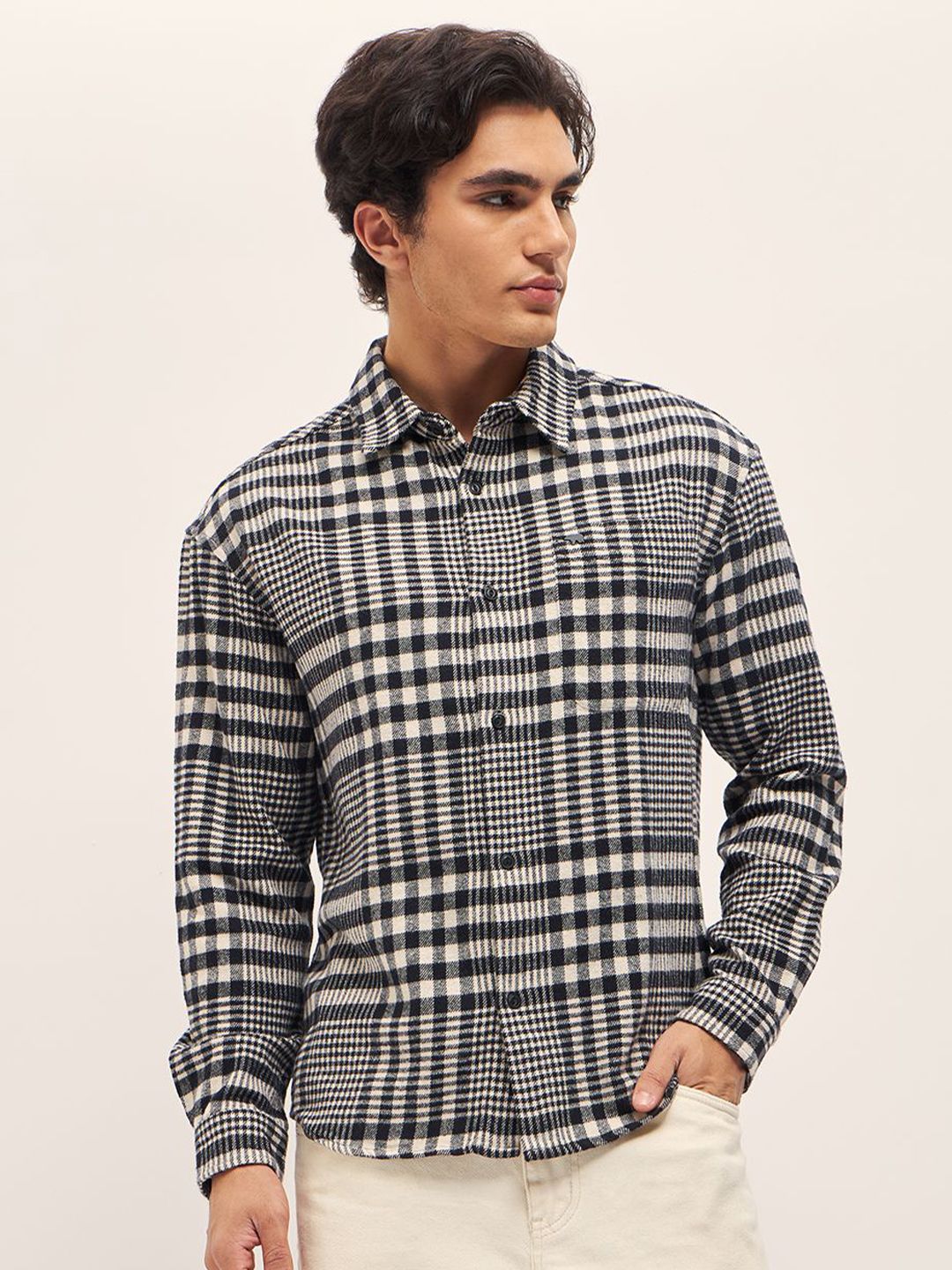 THE BEAR HOUSE Men Spread Collar Tartan Checked Cotton Relaxed Fit Casual Shirt