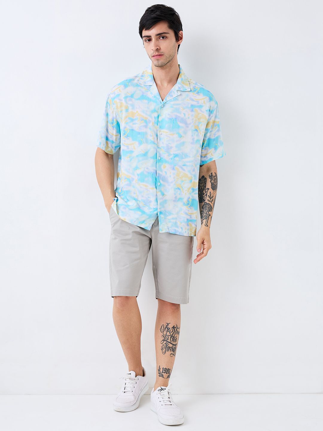SPYKAR Men Relaxed Fit Cuban Collar Abstract Printed Cotton Casual Shirt