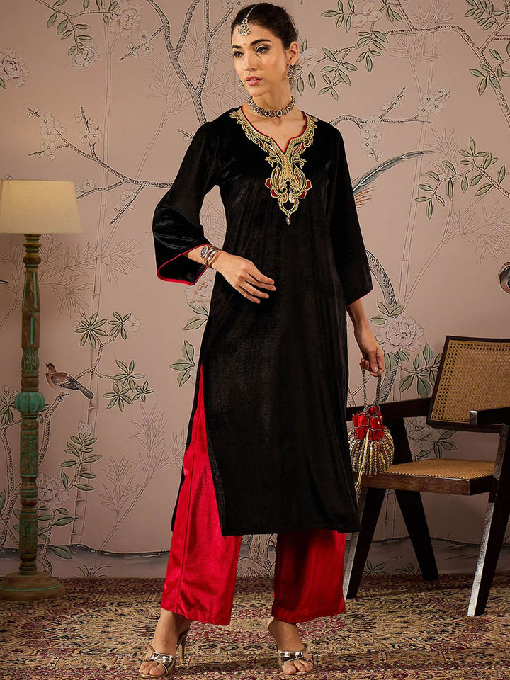 Shae by SASSAFRAS Quirky Embroidered Round Neck Three-Quarter Sleeves Regular Velvet Kurta