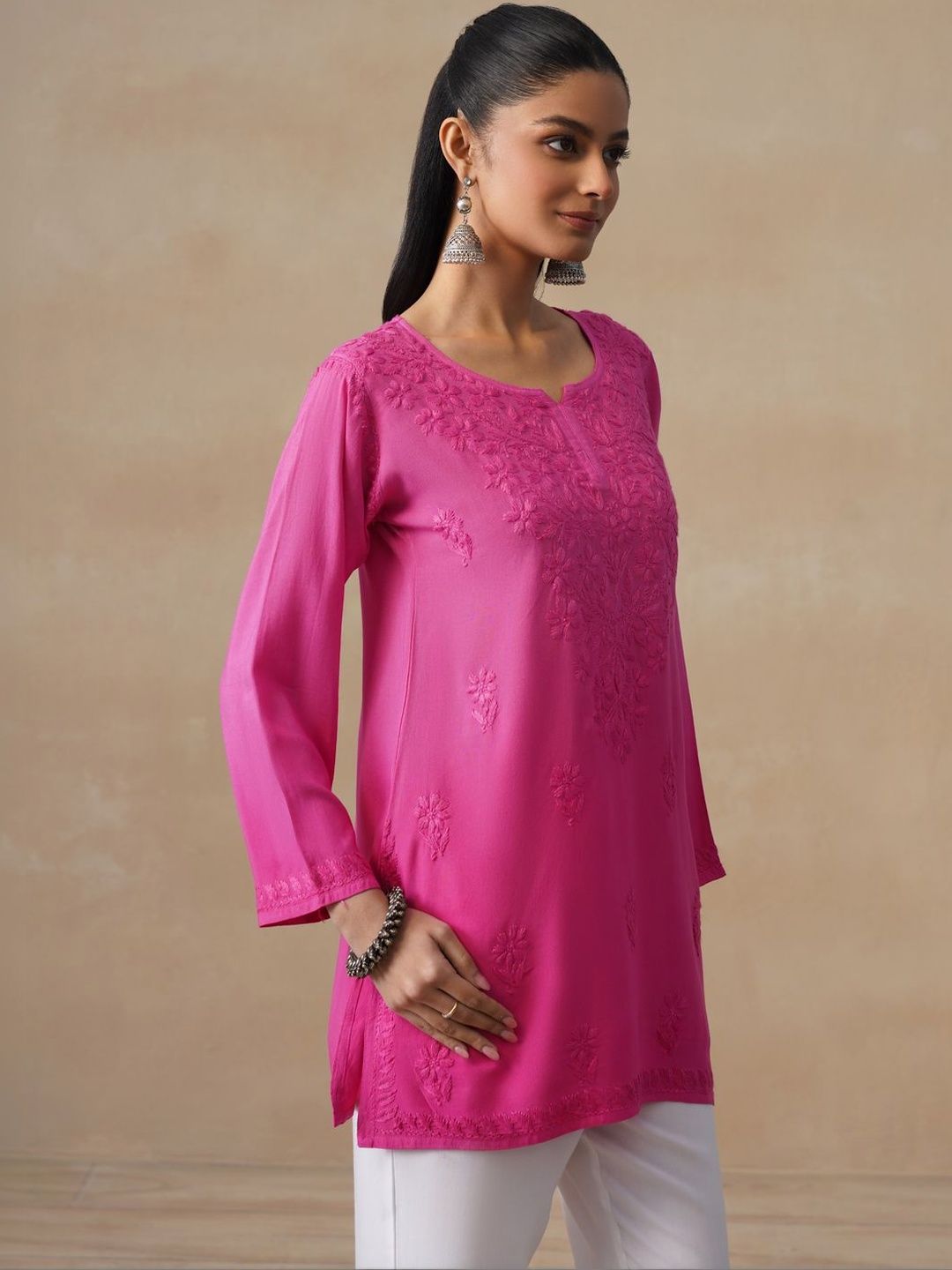 House of Chikankari Floral Viscose Rayon Straight Knee Length Kurta