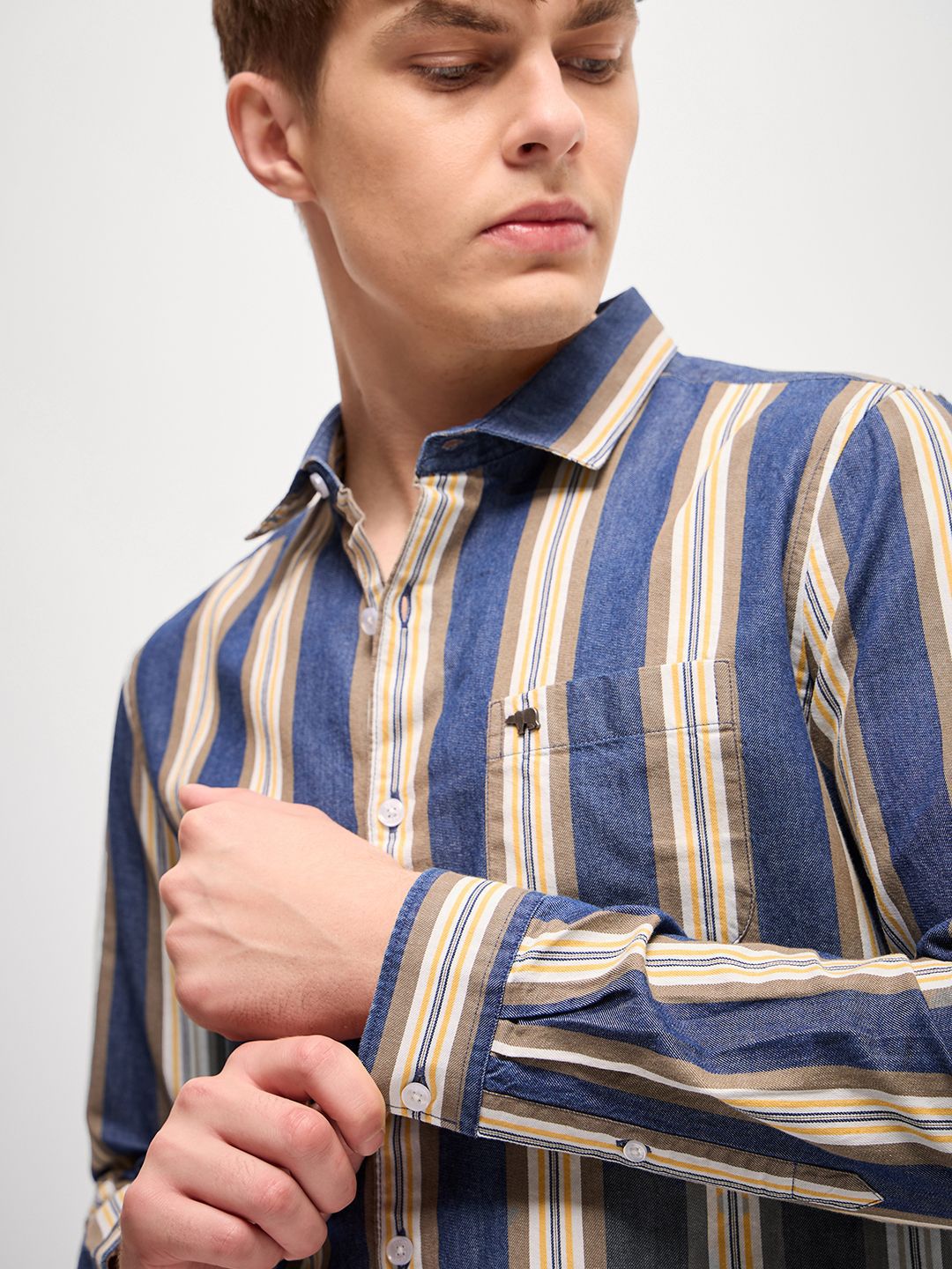 THE BEAR HOUSE Men Spread Collar Multi Striped Cotton Slim Fit Casual Shirt