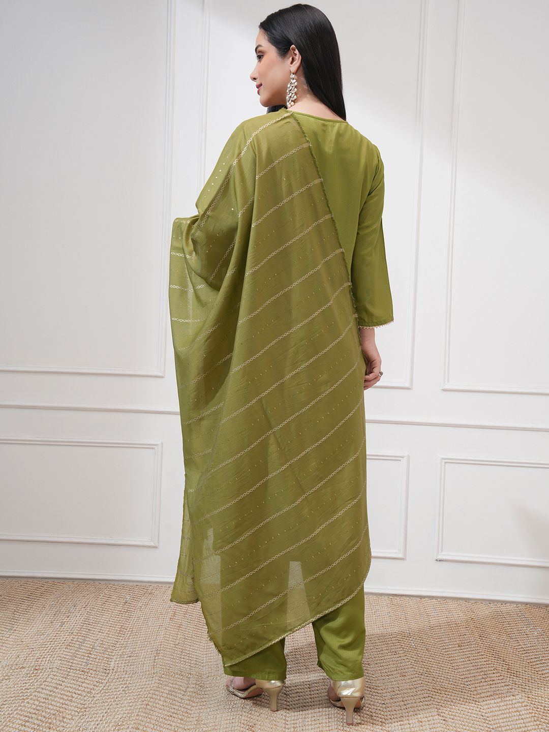 Vishudh Women Straight Jacquard Kurta With Bottom & Dupatta