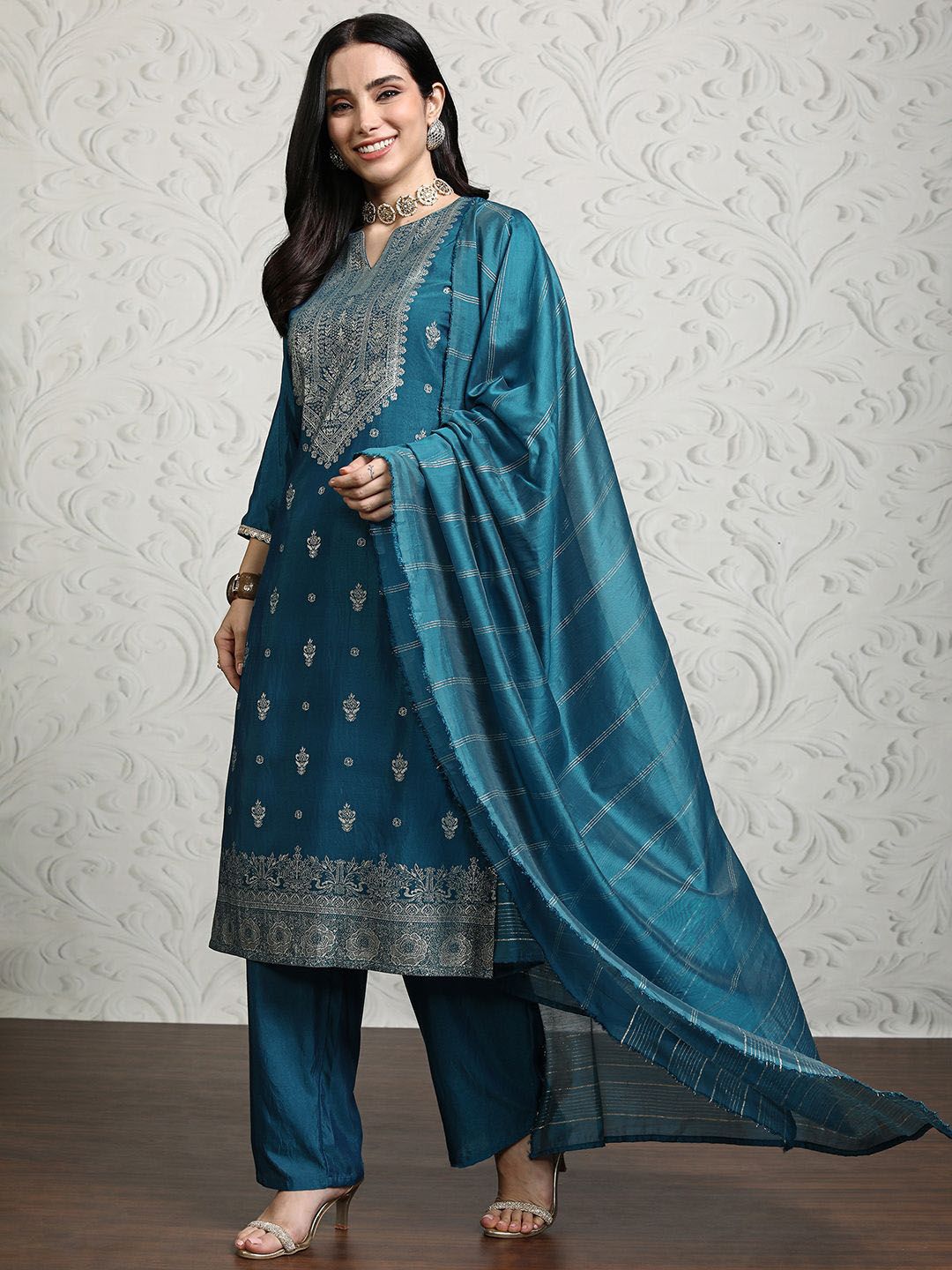 Vishudh Women Ethnic Motifs Printed Regular Kurta with Trousers & With Dupatta