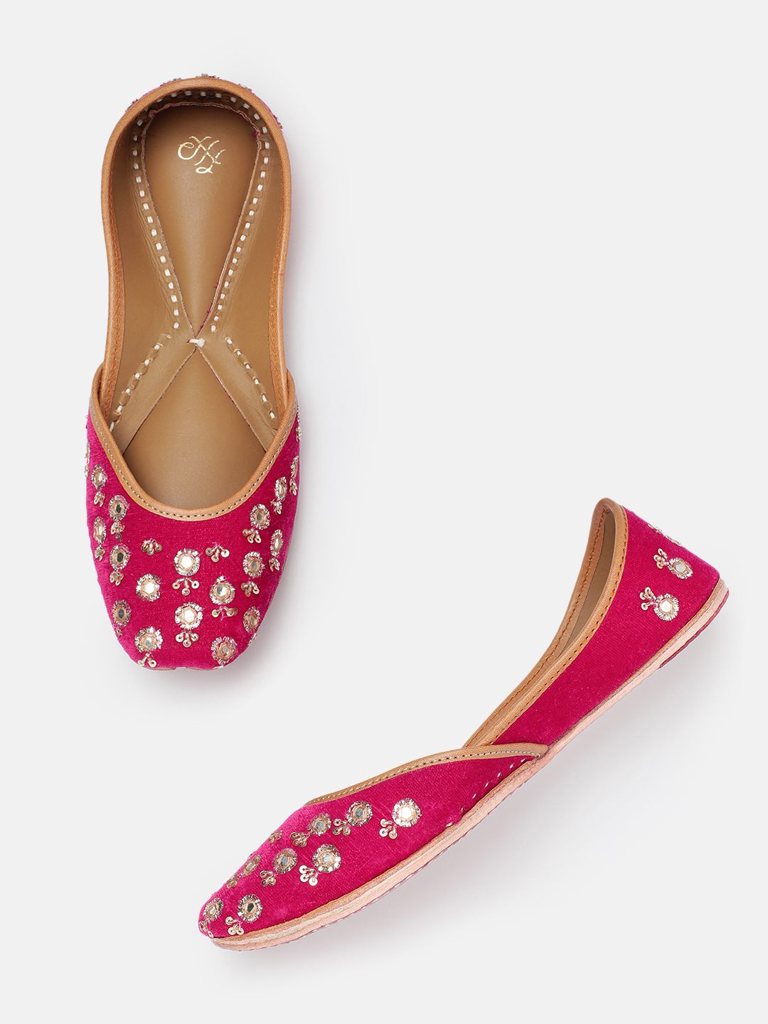 House of Pataudi Women Ethnic Embellished Mojaris