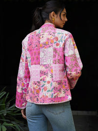 Jaket Berkuilt Bunga-bungaan Wanita House of Chikankari dengan Patchwork