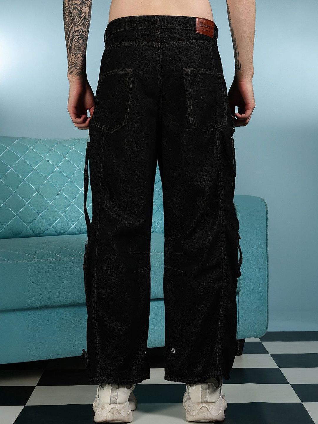 Eszett Men Black Baggy High-Rise Easy Wash Cargos Seluar