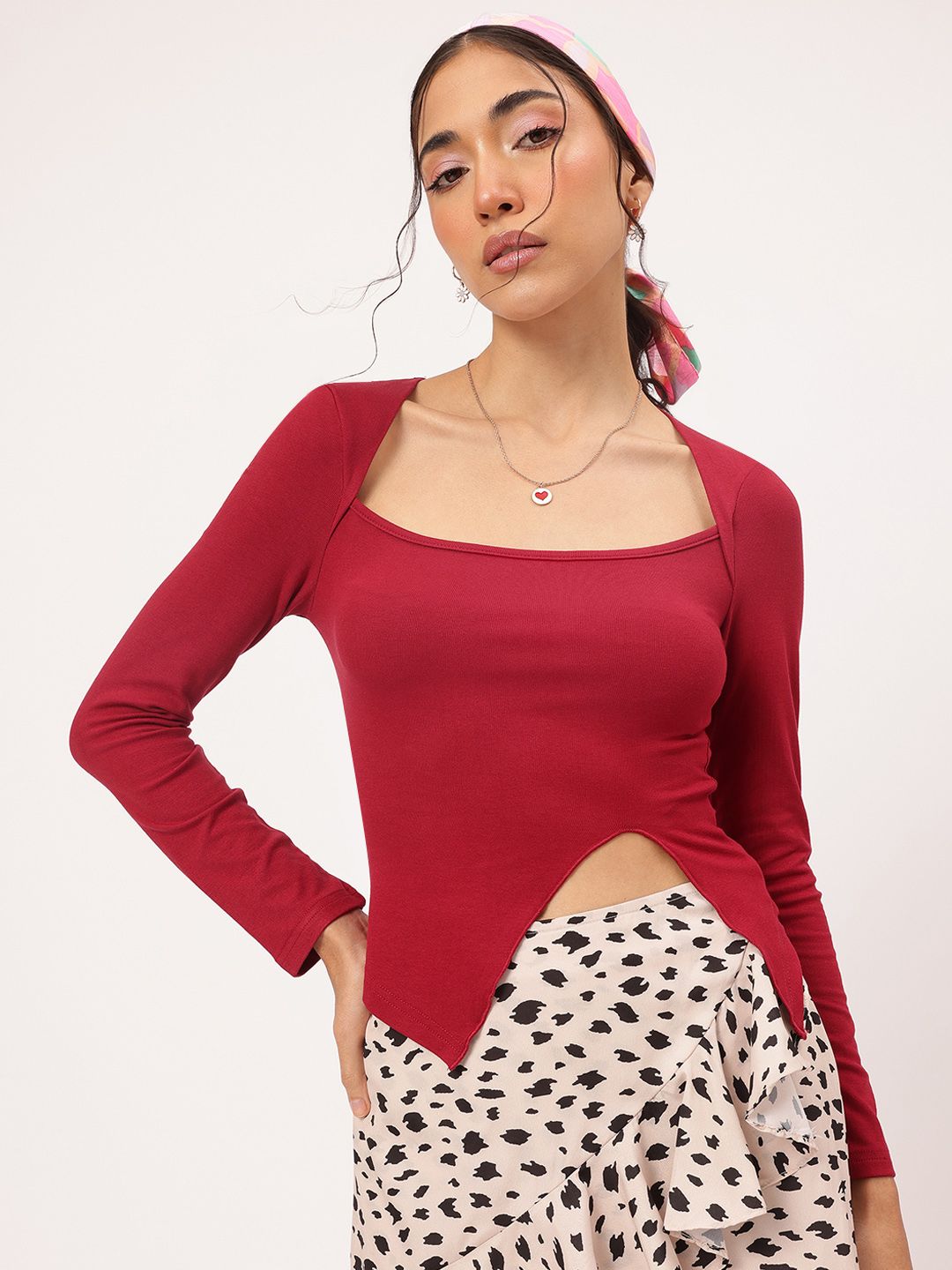 DressBerry Crisp Contour Cut-Out Detail Square Neck Fitted Top