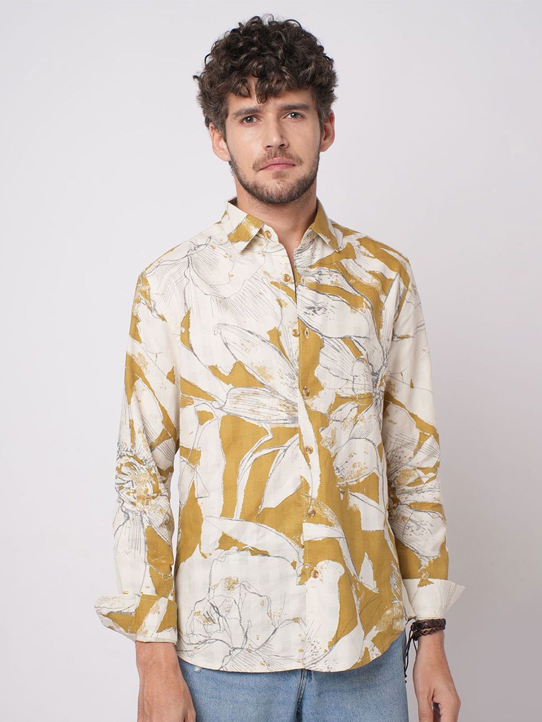 VASTRADO Men Classic Slim Fit Floral Printed Cutaway Collar Cotton Casual Shirt