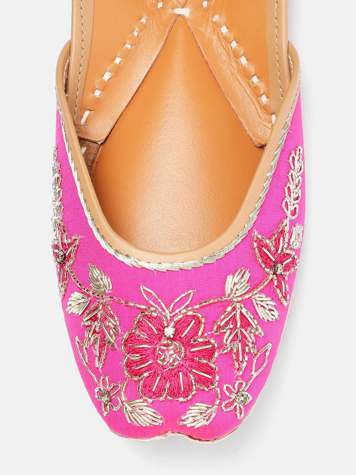 House of Pataudi Women Ethnic Embellished Mojaris