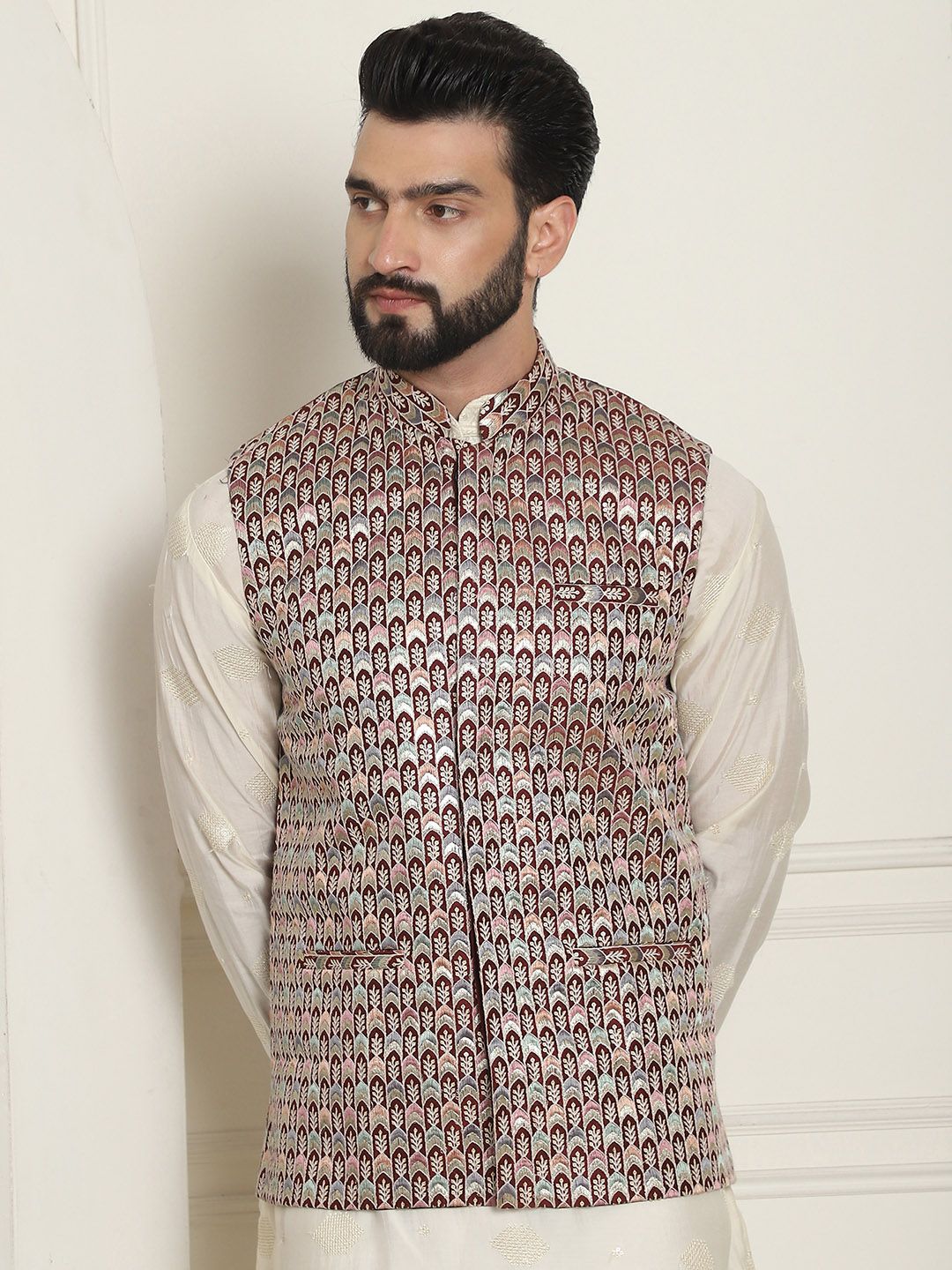 SOJANYA LUXE Men Embroidered Mandarin Collar Nehru Jackets