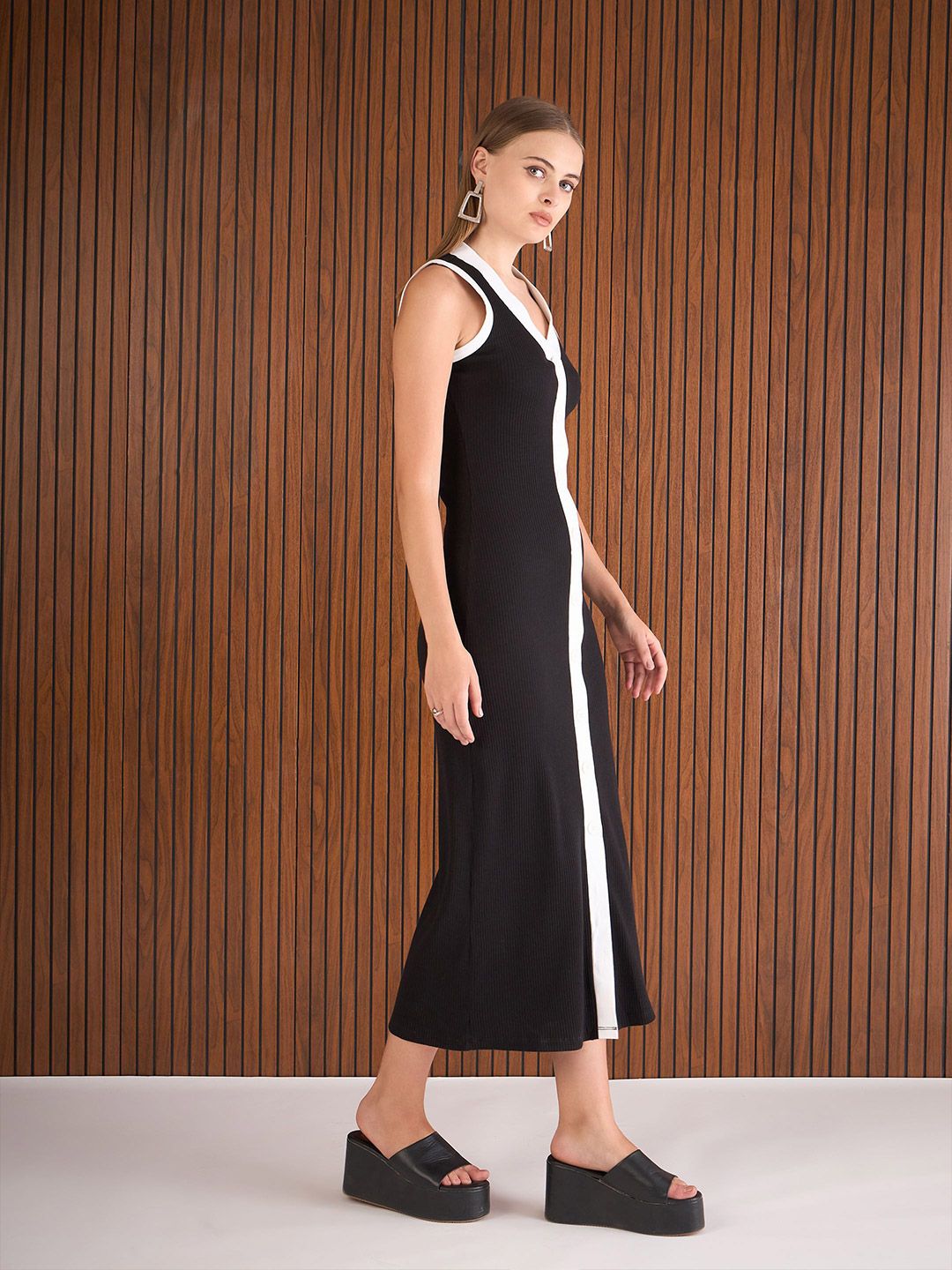 SASSAFRAS Bodycon Maxi Dress