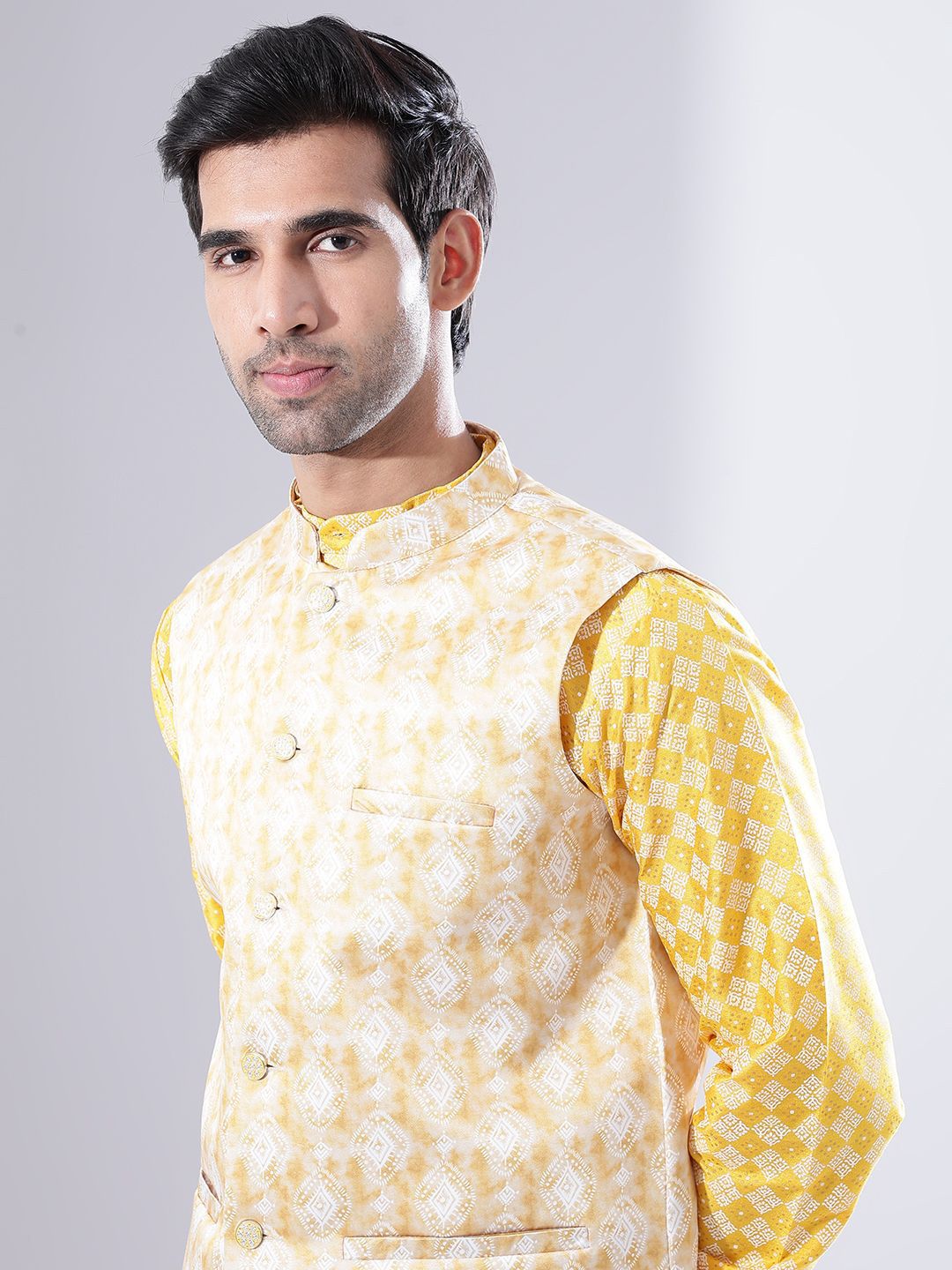 Anouk Men Ethnic Motifs Printed Kurta with Pyjamas & Nehru jacket