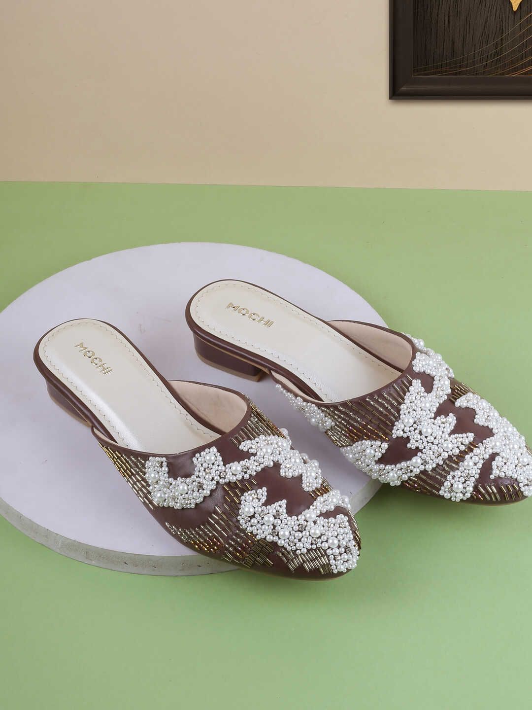 Mochi Women Printed Block Pumps