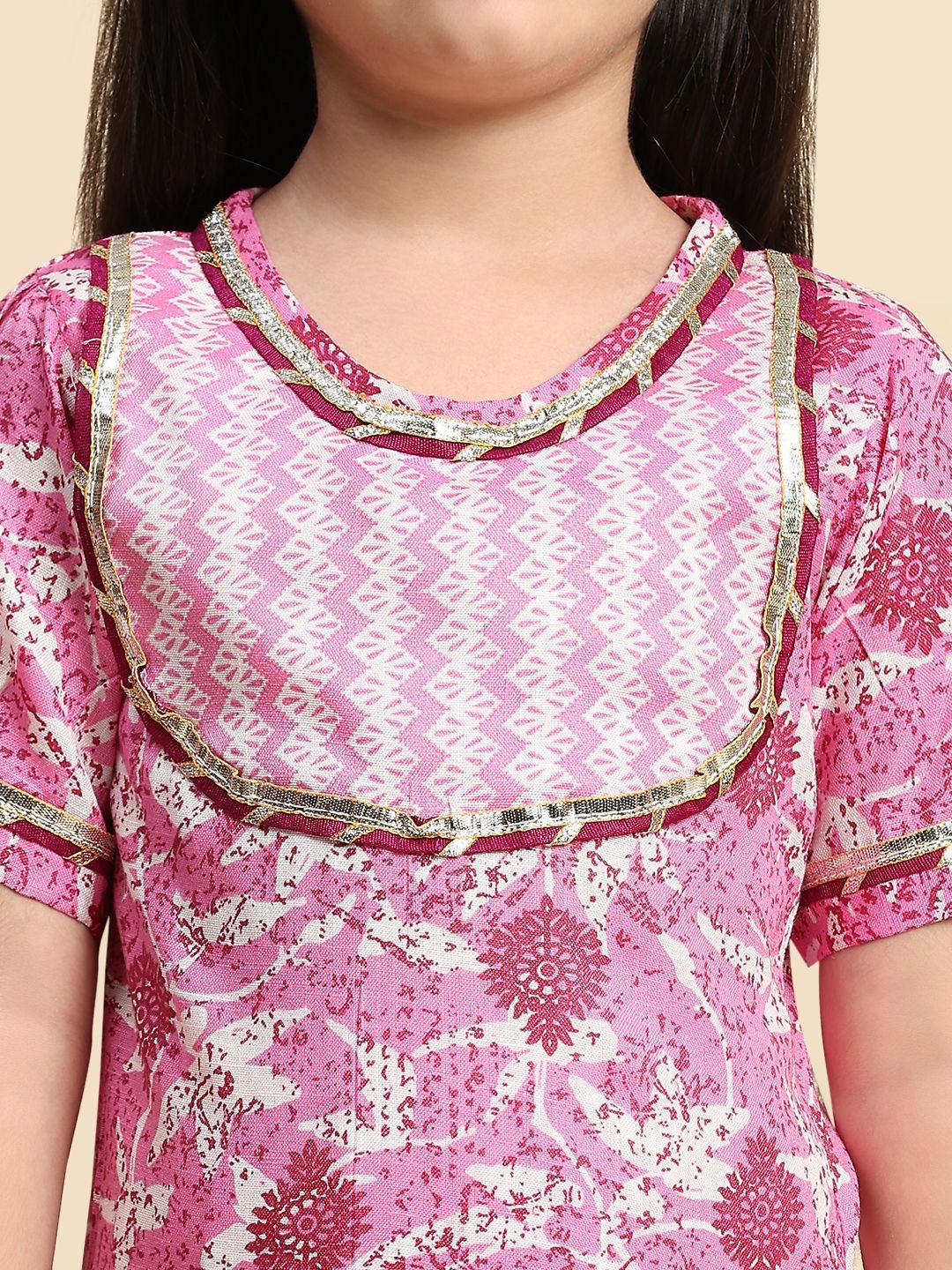 Cutiekins Girls Floral Printed Straight Kurta with Salwar & With Dupatta